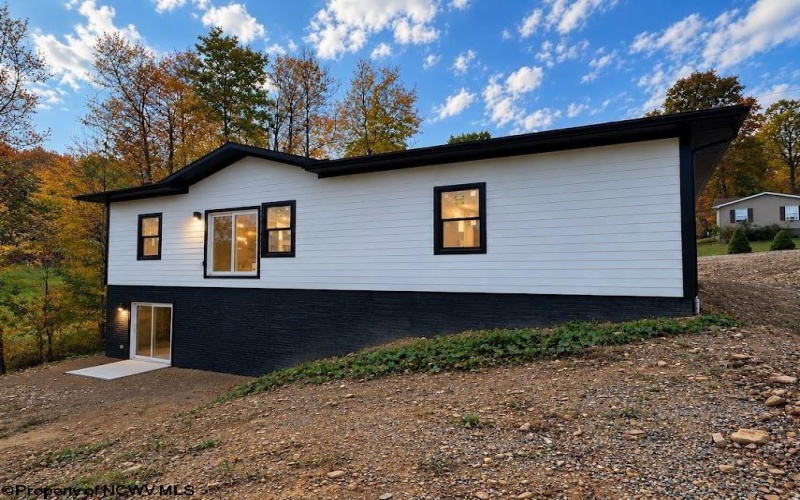 202 King Drive, Kingwood, West Virginia 26537, 3 Bedroom Bedrooms, 8 Room Rooms,2 BathroomBathrooms,Single Family Detached,For Sale,King,0,10167483