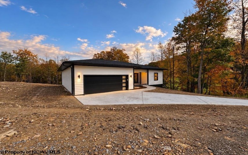 202 King Drive, Kingwood, West Virginia 26537, 3 Bedroom Bedrooms, 8 Room Rooms,2 BathroomBathrooms,Single Family Detached,For Sale,King,0,10167483