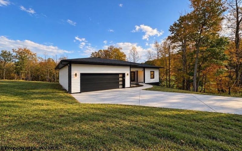 202 King Drive, Kingwood, West Virginia 26537, 3 Bedroom Bedrooms, 8 Room Rooms,2 BathroomBathrooms,Single Family Detached,For Sale,King,0,10167483