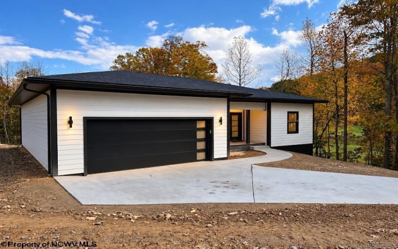 202 King Drive, Kingwood, West Virginia 26537, 3 Bedroom Bedrooms, 8 Room Rooms,2 BathroomBathrooms,Single Family Detached,For Sale,King,0,10167483
