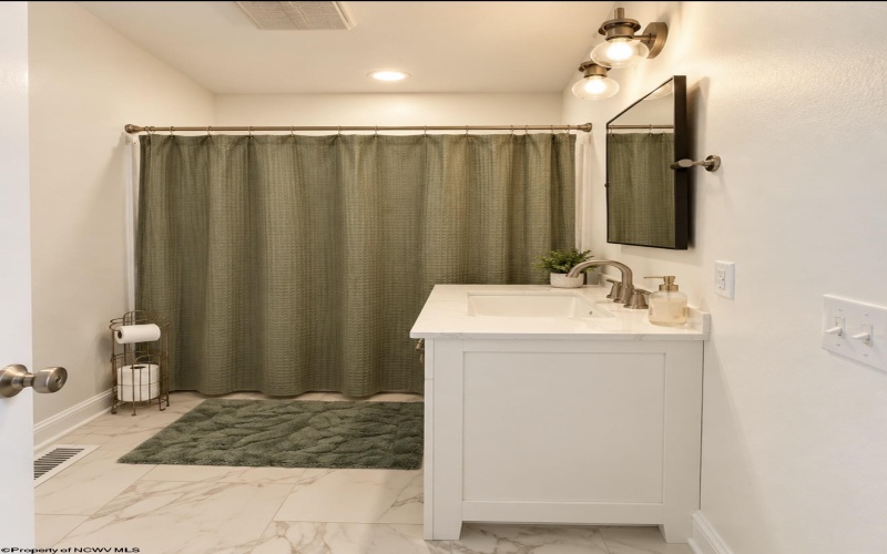 859 Winter Avenue, Weston, West Virginia 26452, 3 Bedroom Bedrooms, 6 Room Rooms,2 BathroomBathrooms,Single Family Detached,For Sale,Winter,0,10167485