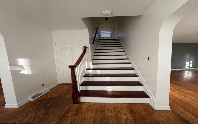 859 Winter Avenue, Weston, West Virginia 26452, 3 Bedroom Bedrooms, 6 Room Rooms,2 BathroomBathrooms,Single Family Detached,For Sale,Winter,0,10167485