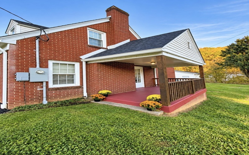 859 Winter Avenue, Weston, West Virginia 26452, 3 Bedroom Bedrooms, 6 Room Rooms,2 BathroomBathrooms,Single Family Detached,For Sale,Winter,0,10167485