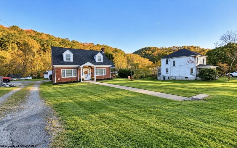 859 Winter Avenue, Weston, West Virginia 26452, 3 Bedroom Bedrooms, 6 Room Rooms,2 BathroomBathrooms,Single Family Detached,For Sale,Winter,0,10167485