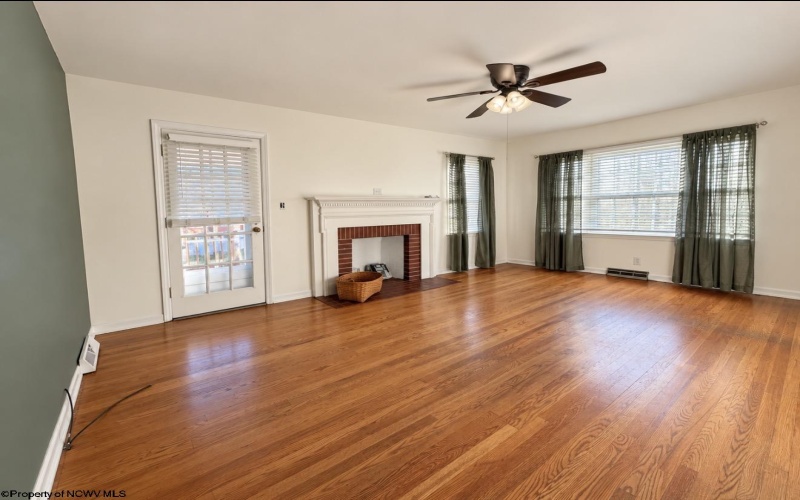 859 Winter Avenue, Weston, West Virginia 26452, 3 Bedroom Bedrooms, 6 Room Rooms,2 BathroomBathrooms,Single Family Detached,For Sale,Winter,0,10167485