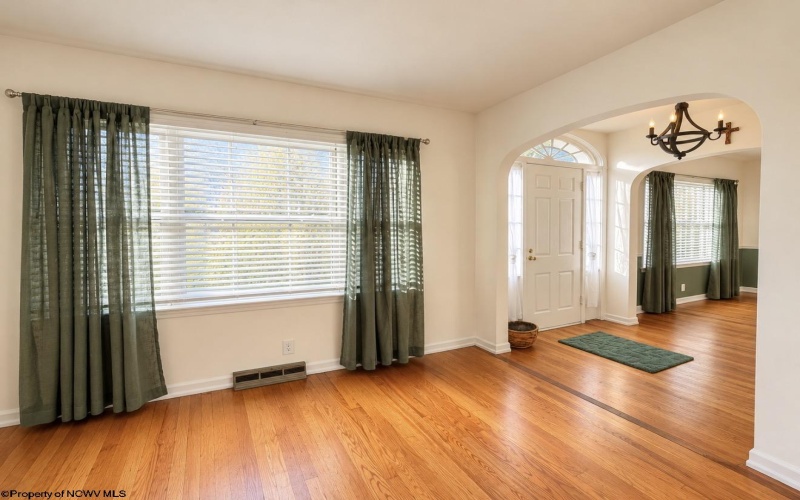 859 Winter Avenue, Weston, West Virginia 26452, 3 Bedroom Bedrooms, 6 Room Rooms,2 BathroomBathrooms,Single Family Detached,For Sale,Winter,0,10167485
