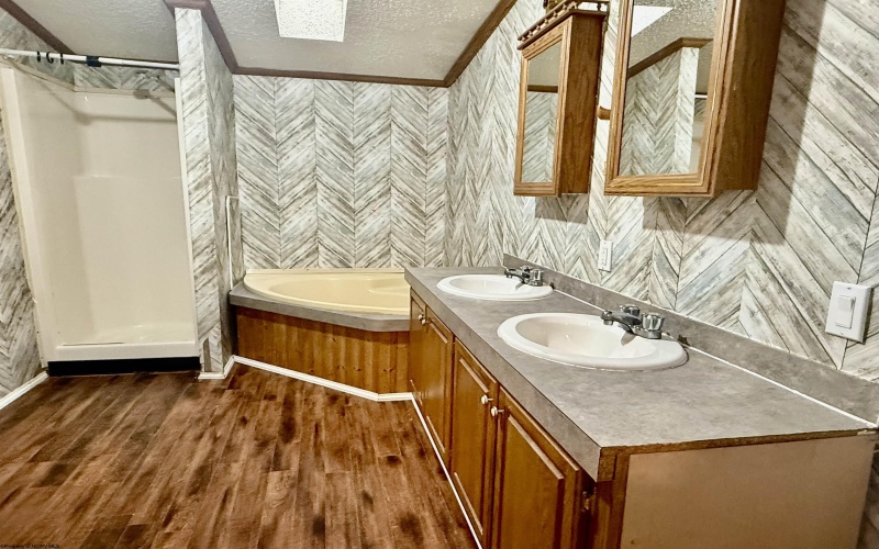 89 Valley Way, Bridgeport, West Virginia 26330, 3 Bedroom Bedrooms, 6 Room Rooms,2 BathroomBathrooms,Single Family Detached,For Sale,Valley,0,10167482