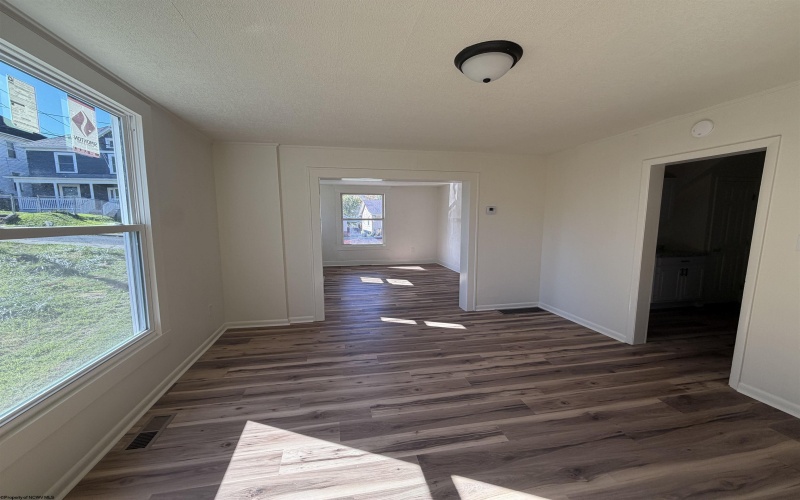 415 College Street, Clarksburg, West Virginia 26301, 4 Bedroom Bedrooms, 7 Room Rooms,1 BathroomBathrooms,Single Family Detached,For Sale,College,0,10167492