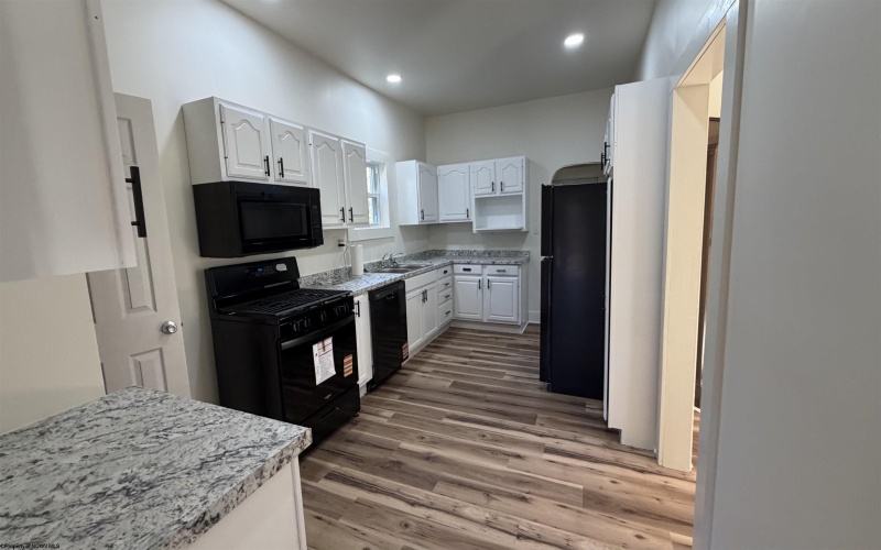 415 College Street, Clarksburg, West Virginia 26301, 4 Bedroom Bedrooms, 7 Room Rooms,1 BathroomBathrooms,Single Family Detached,For Sale,College,0,10167492