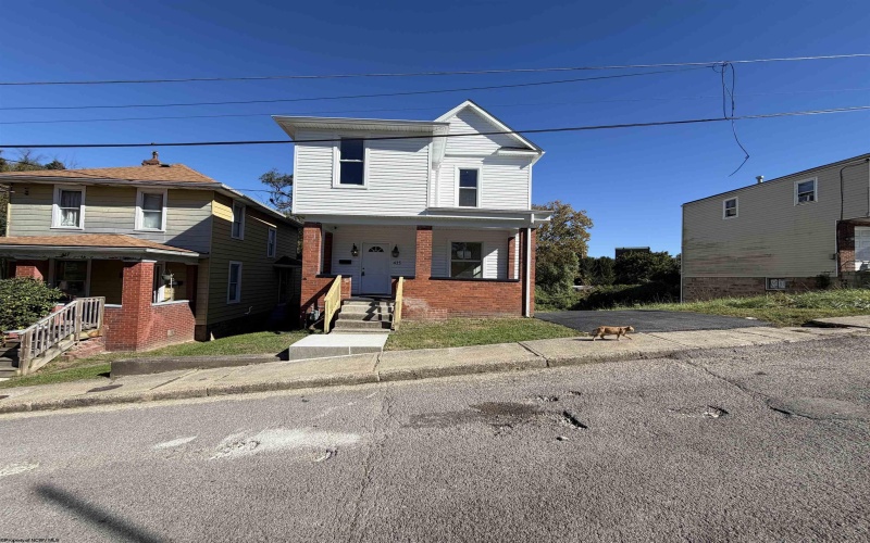 415 College Street, Clarksburg, West Virginia 26301, 4 Bedroom Bedrooms, 7 Room Rooms,1 BathroomBathrooms,Single Family Detached,For Sale,College,0,10167492