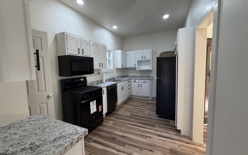 415 College Street, Clarksburg, West Virginia 26301, 4 Bedroom Bedrooms, 7 Room Rooms,1 BathroomBathrooms,Single Family Detached,For Sale,College,0,10167492