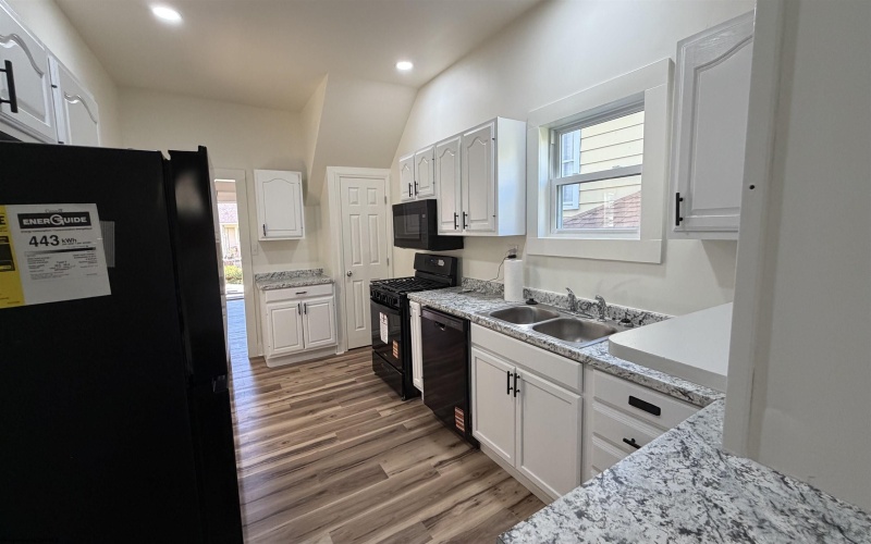 415 College Street, Clarksburg, West Virginia 26301, 4 Bedroom Bedrooms, 7 Room Rooms,1 BathroomBathrooms,Single Family Detached,For Sale,College,0,10167492