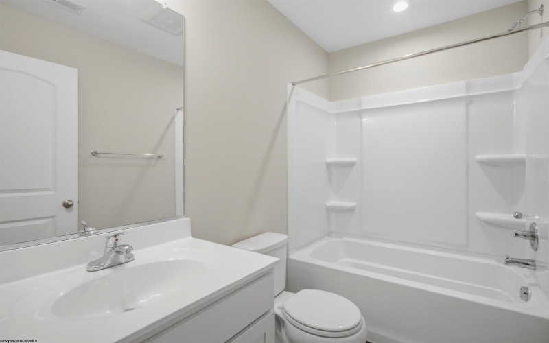 66 Dover Court, Bridgeport, West Virginia 26330-0000, 3 Bedroom Bedrooms, 5 Room Rooms,2 BathroomBathrooms,Single Family Attached,For Sale,Dover,0,10167494