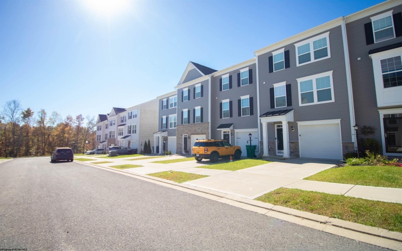 66 Dover Court, Bridgeport, West Virginia 26330-0000, 3 Bedroom Bedrooms, 5 Room Rooms,2 BathroomBathrooms,Single Family Attached,For Sale,Dover,0,10167494