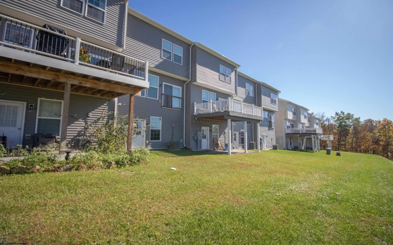 66 Dover Court, Bridgeport, West Virginia 26330-0000, 3 Bedroom Bedrooms, 5 Room Rooms,2 BathroomBathrooms,Single Family Attached,For Sale,Dover,0,10167494
