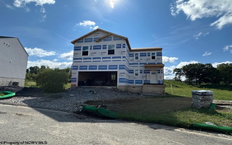 646 Links Drive, Maidsville, West Virginia 26541, 4 Bedroom Bedrooms, 7 Room Rooms,2 BathroomBathrooms,Single Family Detached,For Sale,Links,0,10165796