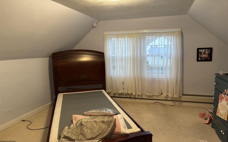 321 Q Road, Arthurdale, West Virginia 26520, 3 Bedroom Bedrooms, 10 Room Rooms,2 BathroomBathrooms,Single Family Detached,For Sale,Q,0,10167496