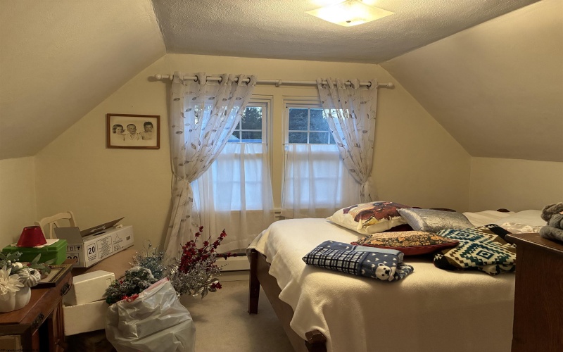321 Q Road, Arthurdale, West Virginia 26520, 3 Bedroom Bedrooms, 10 Room Rooms,2 BathroomBathrooms,Single Family Detached,For Sale,Q,0,10167496