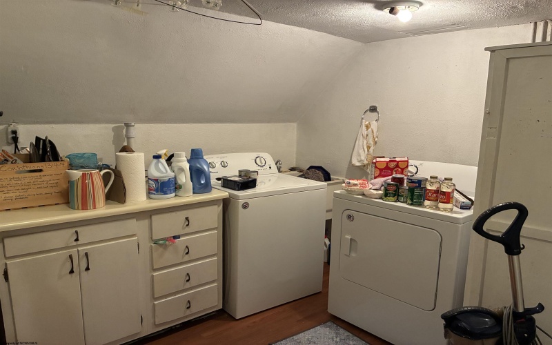 321 Q Road, Arthurdale, West Virginia 26520, 3 Bedroom Bedrooms, 10 Room Rooms,2 BathroomBathrooms,Single Family Detached,For Sale,Q,0,10167496