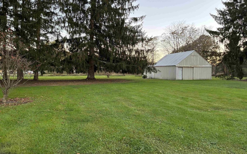 321 Q Road, Arthurdale, West Virginia 26520, 3 Bedroom Bedrooms, 10 Room Rooms,2 BathroomBathrooms,Single Family Detached,For Sale,Q,0,10167496