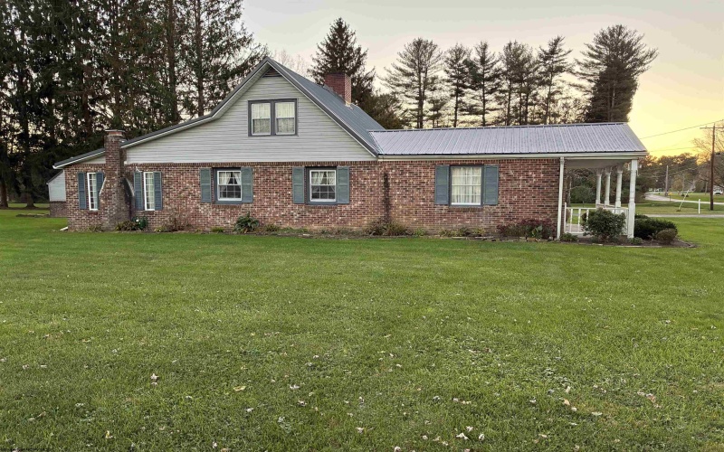 321 Q Road, Arthurdale, West Virginia 26520, 3 Bedroom Bedrooms, 10 Room Rooms,2 BathroomBathrooms,Single Family Detached,For Sale,Q,0,10167496