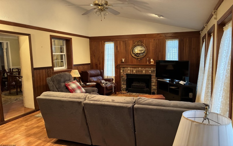 321 Q Road, Arthurdale, West Virginia 26520, 3 Bedroom Bedrooms, 10 Room Rooms,2 BathroomBathrooms,Single Family Detached,For Sale,Q,0,10167496