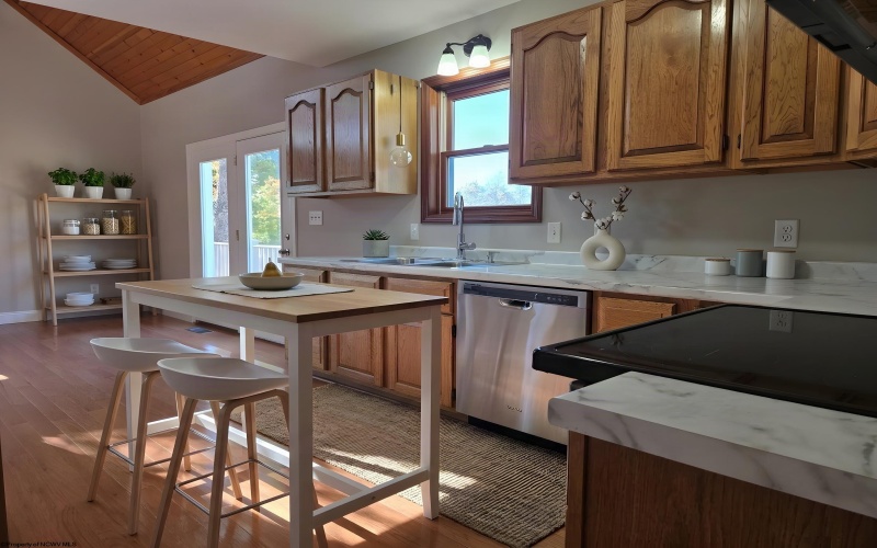 1426 Kingwood Pike, Morgantown, West Virginia 26508, 4 Bedroom Bedrooms, 7 Room Rooms,2 BathroomBathrooms,Single Family Detached,For Sale,Kingwood,0,10167495