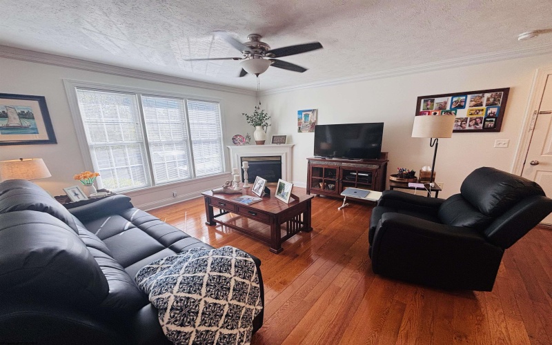 9 Five Forks Drive, Morgantown, West Virginia 26508, 2 Bedroom Bedrooms, 5 Room Rooms,2 BathroomBathrooms,Single Family Attached,For Sale,Five Forks,0,10167502