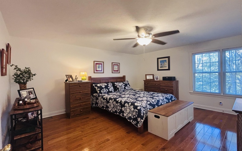 9 Five Forks Drive, Morgantown, West Virginia 26508, 2 Bedroom Bedrooms, 5 Room Rooms,2 BathroomBathrooms,Single Family Attached,For Sale,Five Forks,0,10167502