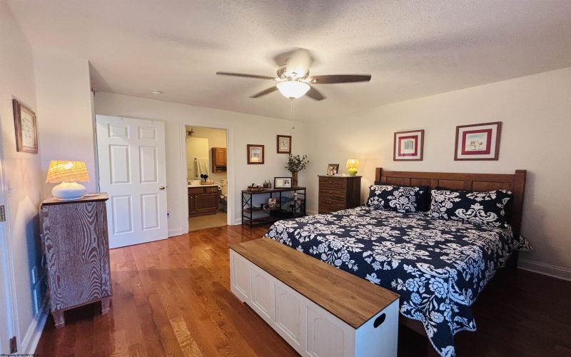 9 Five Forks Drive, Morgantown, West Virginia 26508, 2 Bedroom Bedrooms, 5 Room Rooms,2 BathroomBathrooms,Single Family Attached,For Sale,Five Forks,0,10167502
