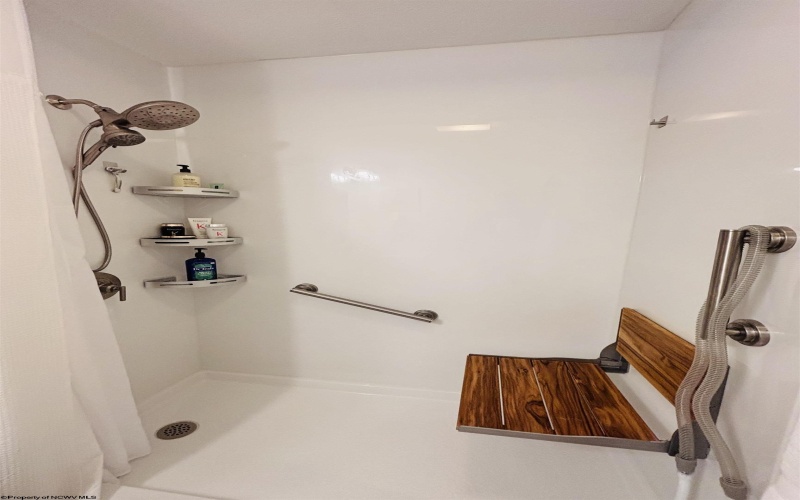 9 Five Forks Drive, Morgantown, West Virginia 26508, 2 Bedroom Bedrooms, 5 Room Rooms,2 BathroomBathrooms,Single Family Attached,For Sale,Five Forks,0,10167502
