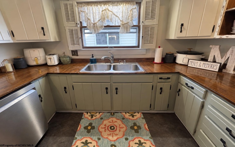 201 Moritz Avenue, Grafton, West Virginia 26354, 3 Bedroom Bedrooms, 7 Room Rooms,1 BathroomBathrooms,Single Family Detached,For Sale,Moritz,0,10167499 201 Moritz Avenue, Grafton, West Virginia 26354, 3 Bedroom Bedrooms, 7 Room Rooms,1 BathroomBathrooms,Single Family Detached,For Sale,Moritz,0,10167499
