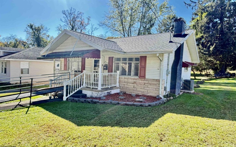 107 Elm Drive, Fairmont, West Virginia 26554, 1 Bedroom Bedrooms, 6 Room Rooms,1 BathroomBathrooms,Single Family Detached,For Sale,Elm,0,10167500
