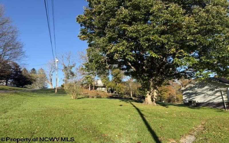 125 Beacon Street, Belington, West Virginia 26250, 4 Bedroom Bedrooms, 6 Room Rooms,2 BathroomBathrooms,Single Family Detached,For Sale,Beacon,0,10167497