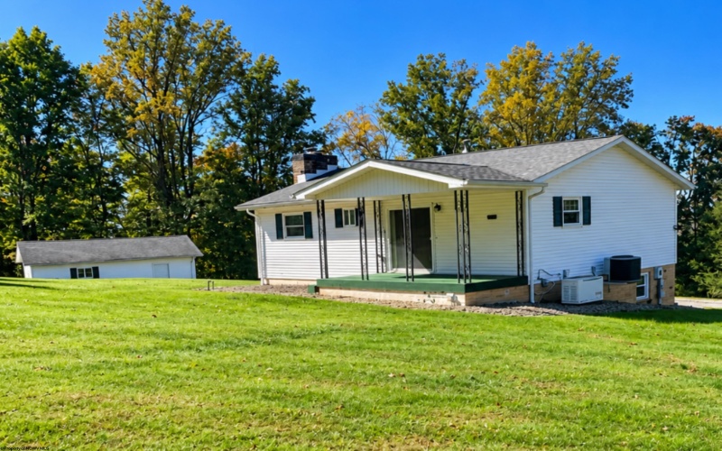 554 Aarons Creek Road, Morgantown, West Virginia 26508, 3 Bedroom Bedrooms, 8 Room Rooms,2 BathroomBathrooms,Single Family Detached,For Sale,Aarons Creek,0,10167509
