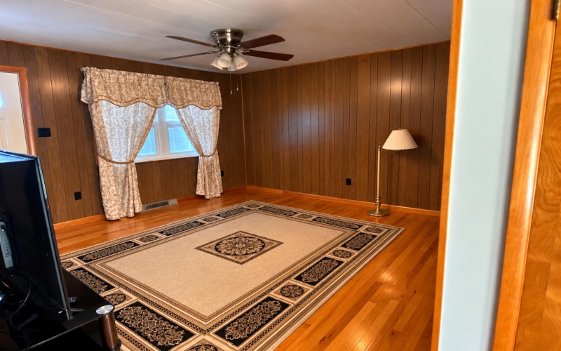 554 Aarons Creek Road, Morgantown, West Virginia 26508, 3 Bedroom Bedrooms, 8 Room Rooms,2 BathroomBathrooms,Single Family Detached,For Sale,Aarons Creek,0,10167509
