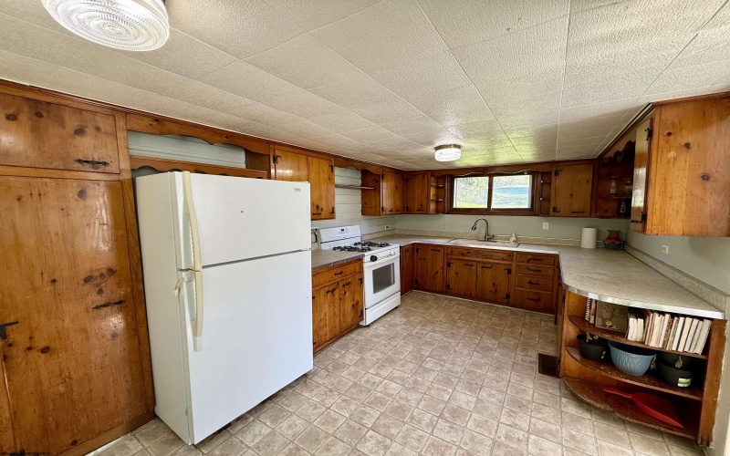 1020 1/2 Main Street, Mannington, West Virginia 26582, 2 Bedroom Bedrooms, 5 Room Rooms,1 BathroomBathrooms,Single Family Detached,For Sale,Main,0,10167521