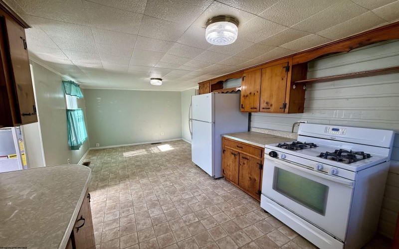 1020 1/2 Main Street, Mannington, West Virginia 26582, 2 Bedroom Bedrooms, 5 Room Rooms,1 BathroomBathrooms,Single Family Detached,For Sale,Main,0,10167521