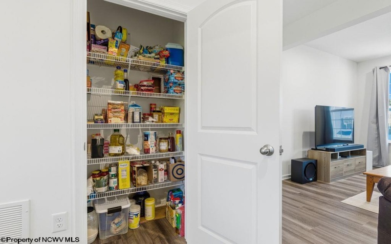 33 Dover Court, Bridgeport, West Virginia 26330, 3 Bedroom Bedrooms, 9 Room Rooms,2 BathroomBathrooms,Single Family Attached,For Sale,Dover,0,10167520