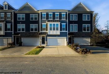 33 Dover Court, Bridgeport, West Virginia 26330, 3 Bedroom Bedrooms, 9 Room Rooms,2 BathroomBathrooms,Single Family Attached,For Sale,Dover,0,10167520