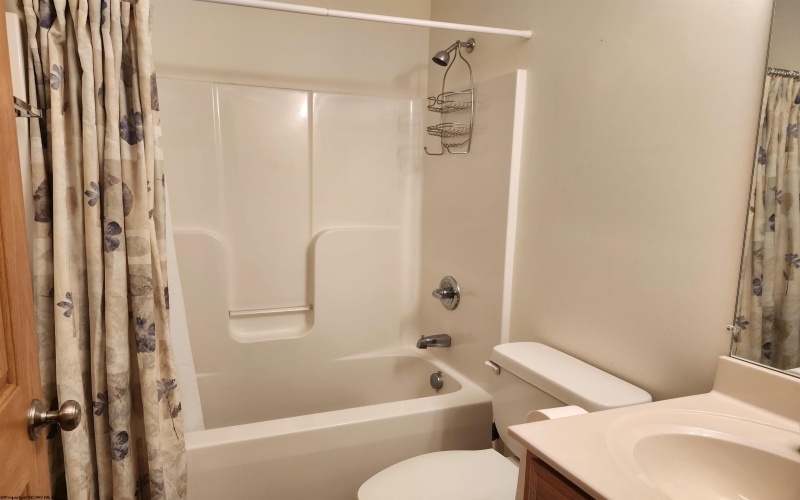 434 Creekside Drive, Morgantown, West Virginia 26508, 2 Bedroom Bedrooms, 4 Room Rooms,2 BathroomBathrooms,Single Family Attached,For Sale,Creekside,0,10167518