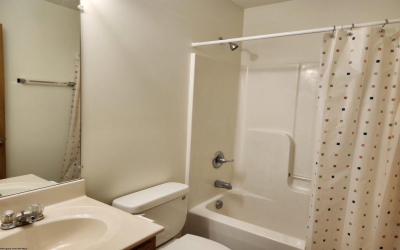 434 Creekside Drive, Morgantown, West Virginia 26508, 2 Bedroom Bedrooms, 4 Room Rooms,2 BathroomBathrooms,Single Family Attached,For Sale,Creekside,0,10167518