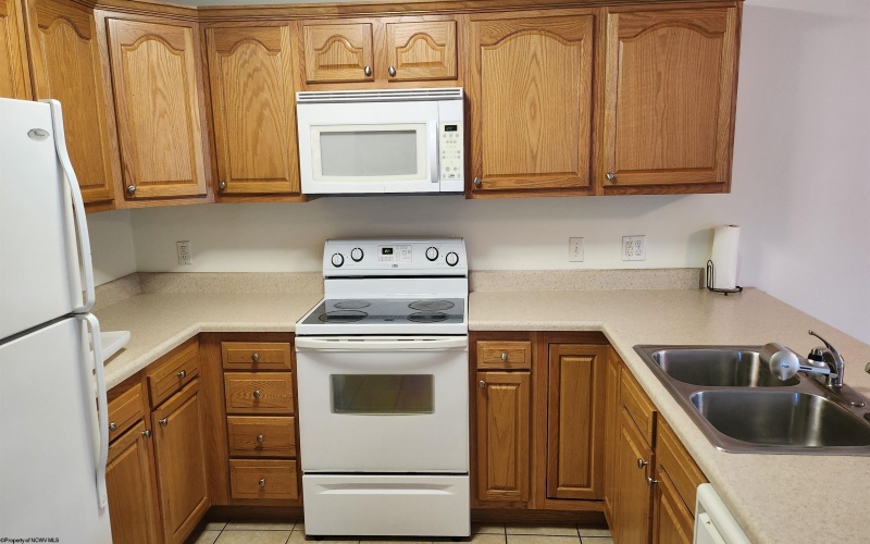 434 Creekside Drive, Morgantown, West Virginia 26508, 2 Bedroom Bedrooms, 4 Room Rooms,2 BathroomBathrooms,Single Family Attached,For Sale,Creekside,0,10167518