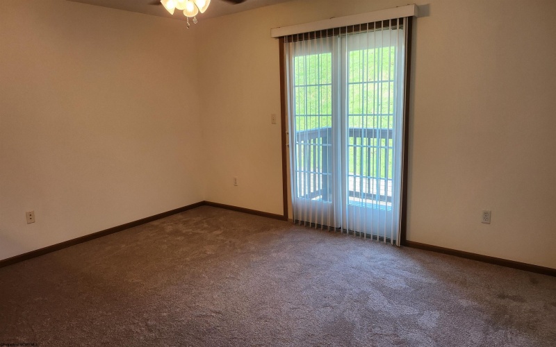 434 Creekside Drive, Morgantown, West Virginia 26508, 2 Bedroom Bedrooms, 4 Room Rooms,2 BathroomBathrooms,Single Family Attached,For Sale,Creekside,0,10167518