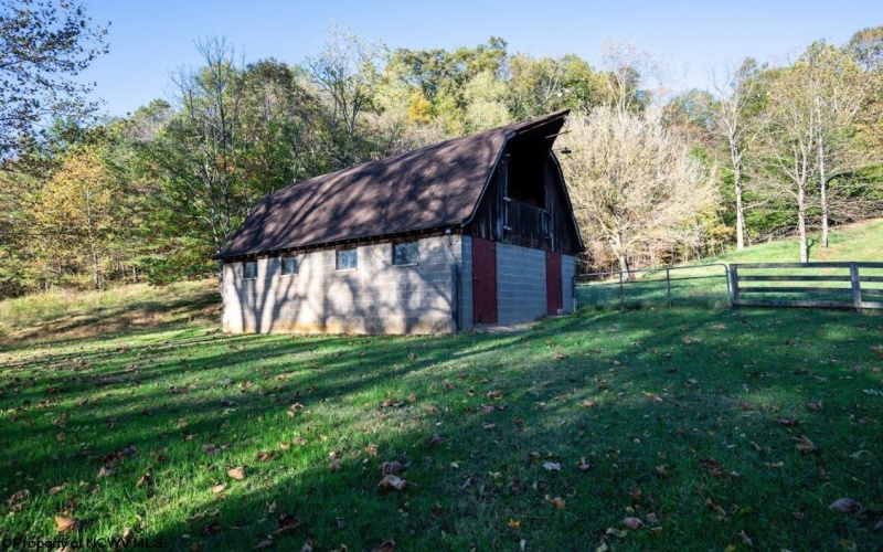 8067 Buckhannon Pike, Mount Clare, West Virginia 24098, 4 Bedroom Bedrooms, 8 Room Rooms,3 BathroomBathrooms,Single Family Detached,For Sale,Buckhannon,0,10167515