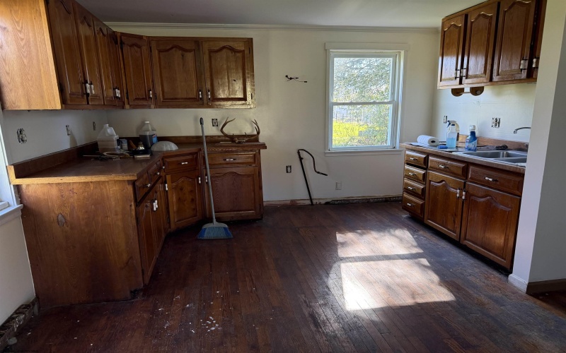 688 Franklin Road, Valley Bend, West Virginia 26293, 3 Bedroom Bedrooms, 7 Room Rooms,1 BathroomBathrooms,Single Family Detached,For Sale,Franklin,0,10167516