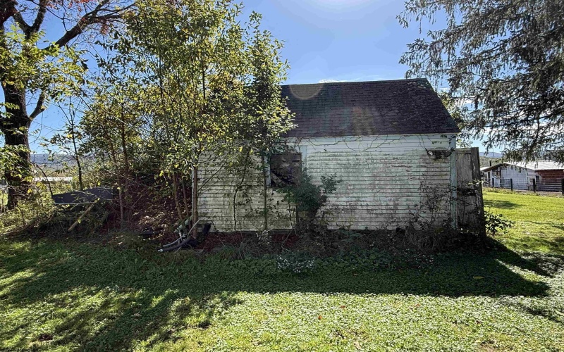 688 Franklin Road, Valley Bend, West Virginia 26293, 3 Bedroom Bedrooms, 7 Room Rooms,1 BathroomBathrooms,Single Family Detached,For Sale,Franklin,0,10167516