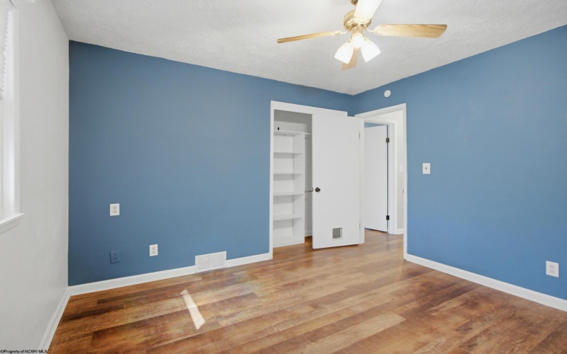 595 Owens Avenue, Fairmont, West Virginia 26554, 3 Bedroom Bedrooms, 6 Room Rooms,1 BathroomBathrooms,Single Family Detached,For Sale,Owens,0,10167537