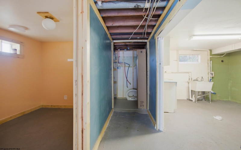595 Owens Avenue, Fairmont, West Virginia 26554, 3 Bedroom Bedrooms, 6 Room Rooms,1 BathroomBathrooms,Single Family Detached,For Sale,Owens,0,10167537