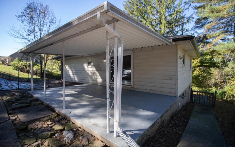 595 Owens Avenue, Fairmont, West Virginia 26554, 3 Bedroom Bedrooms, 6 Room Rooms,1 BathroomBathrooms,Single Family Detached,For Sale,Owens,0,10167537